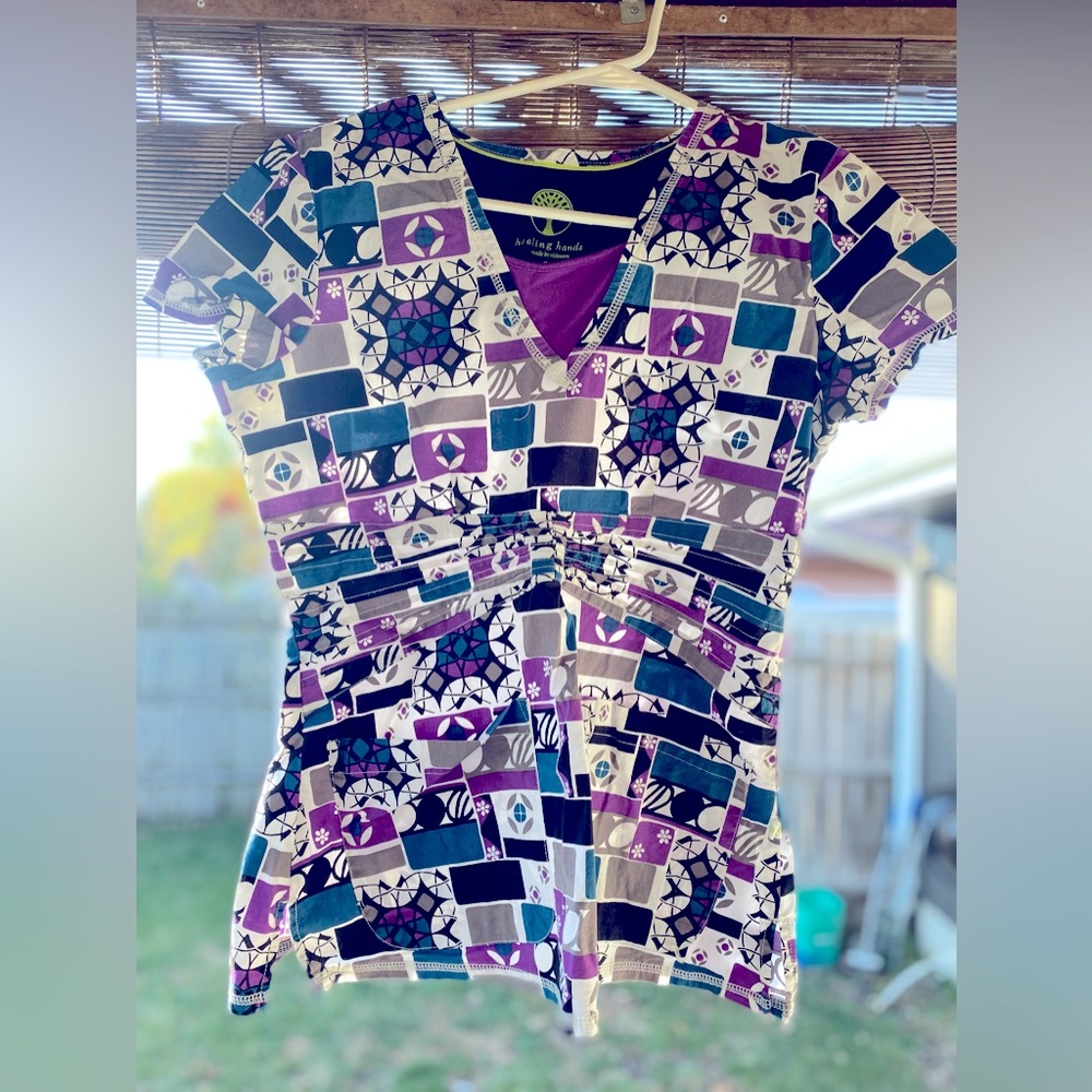 Sm healing hands scrub top